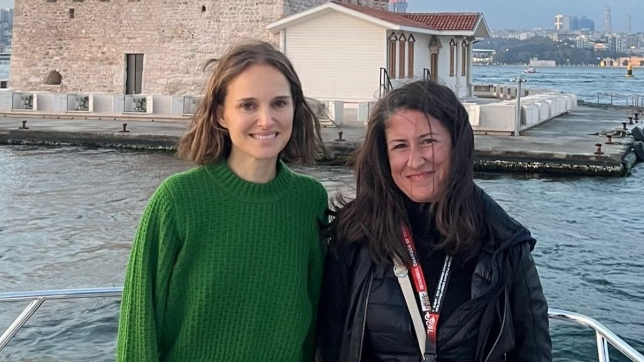 Kız Kulesi manzarasında Hollywood yıldızı: Natalie Portman İstanbul&#039;a geldi