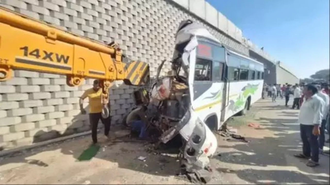 Otobüs beton tünele saplandı! Korkunç kazada çok sayıda ölü ve yaralı var - 3. Resim