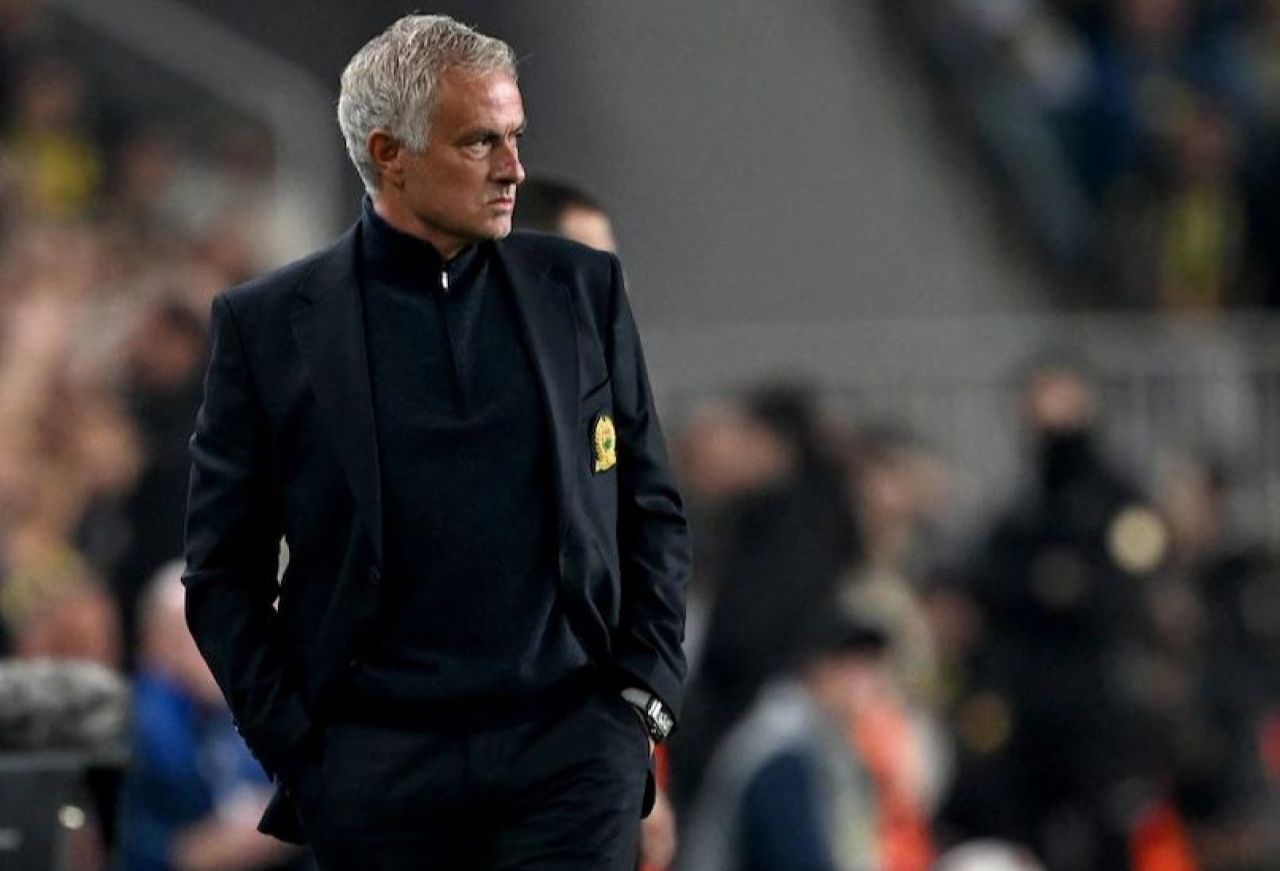 Jose Mourinho devre arası için bileti kesti! Samet Akaydin Fenerbahçe'den ayrılıyor - 2. Resim