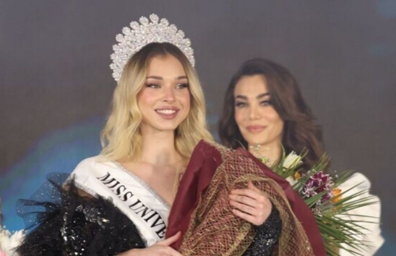 Miss Universe güzeli Ayliz Duman Meksika yolcusu! Türkiye'yi temsil edecek - 1. Resim