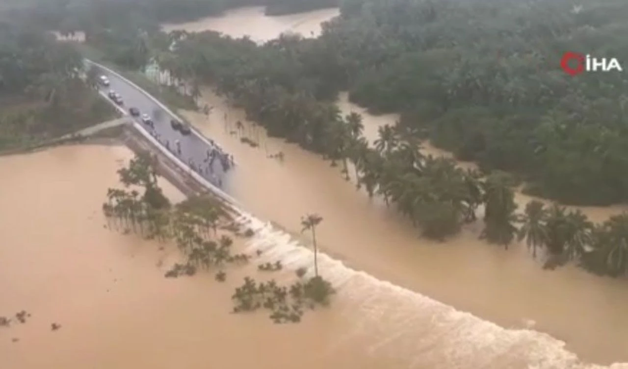 Trami Tayfunu Çin'i vurdu! Yollar sular altında kaldı: Çok sayıda kişi hayatını kaybetti - 1. Resim