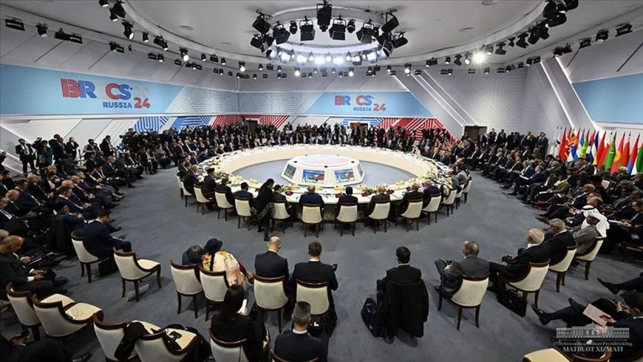 Ünlü Fransız ekonomistten dikkat çeken açıklama: "BRICS’in hedefi sadece dolar değil" - 2. Resim