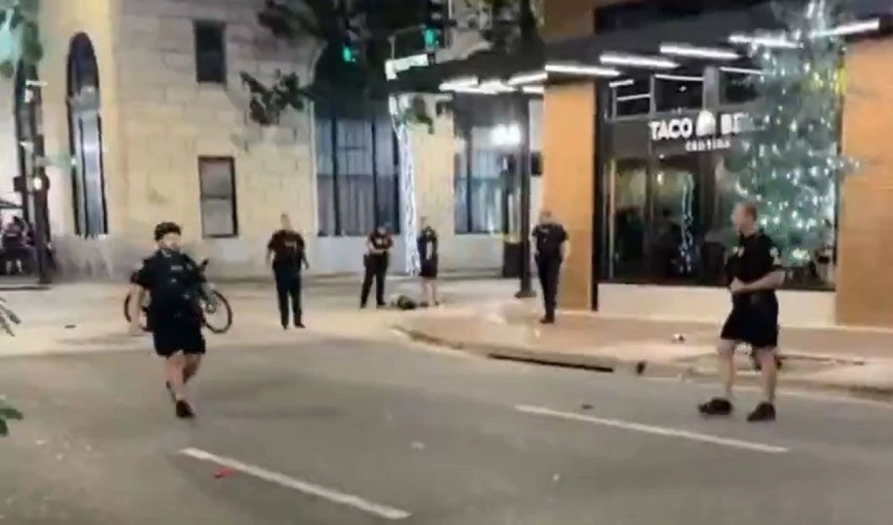 ABD'de şehrin ortasında silahlı saldırı! Çok sayıda ölü ve yaralı var - 4. Resim