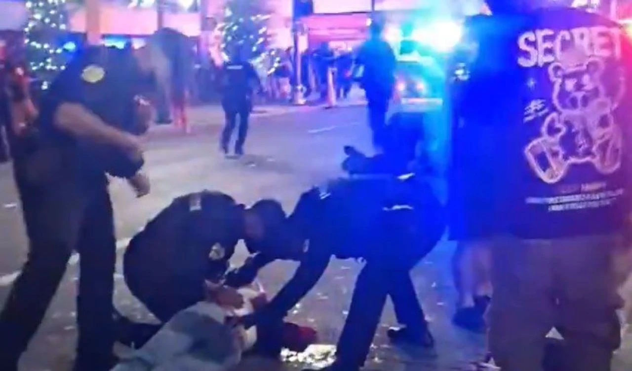 ABD'de şehrin ortasında silahlı saldırı! Çok sayıda ölü ve yaralı var - 3. Resim