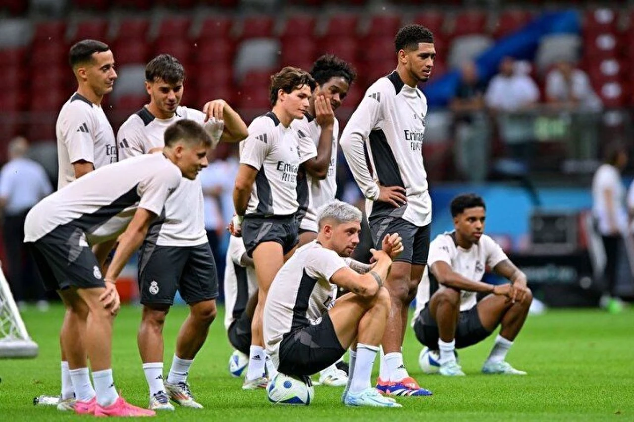 Arda Güler için İngiltere'den dev teklif! Real Madrid değerlendirmeye aldı