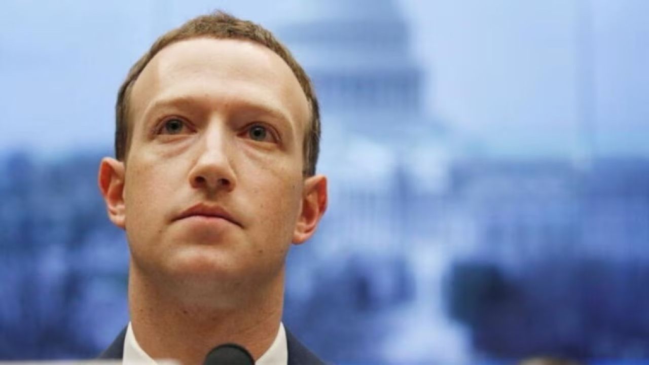 Mark Zuckerberg itiraf etti: "Sosyal medyada sosyallik azalıyor!" - 1. Resim