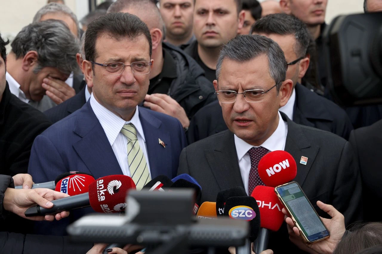 Özgür Özel sessizliğini bozdu! Esenyurt mitingine katılmayan 3 belediye başkanının gerekçesini açıkladı - 3. Resim
