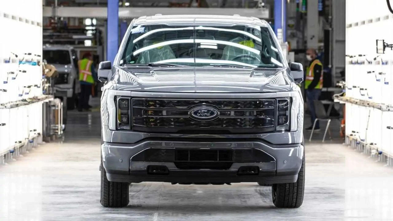 Satışlar düşüşte, Ford çark etti! Popüler otomobil modelinin üretimi durduruldu - 1. Resim