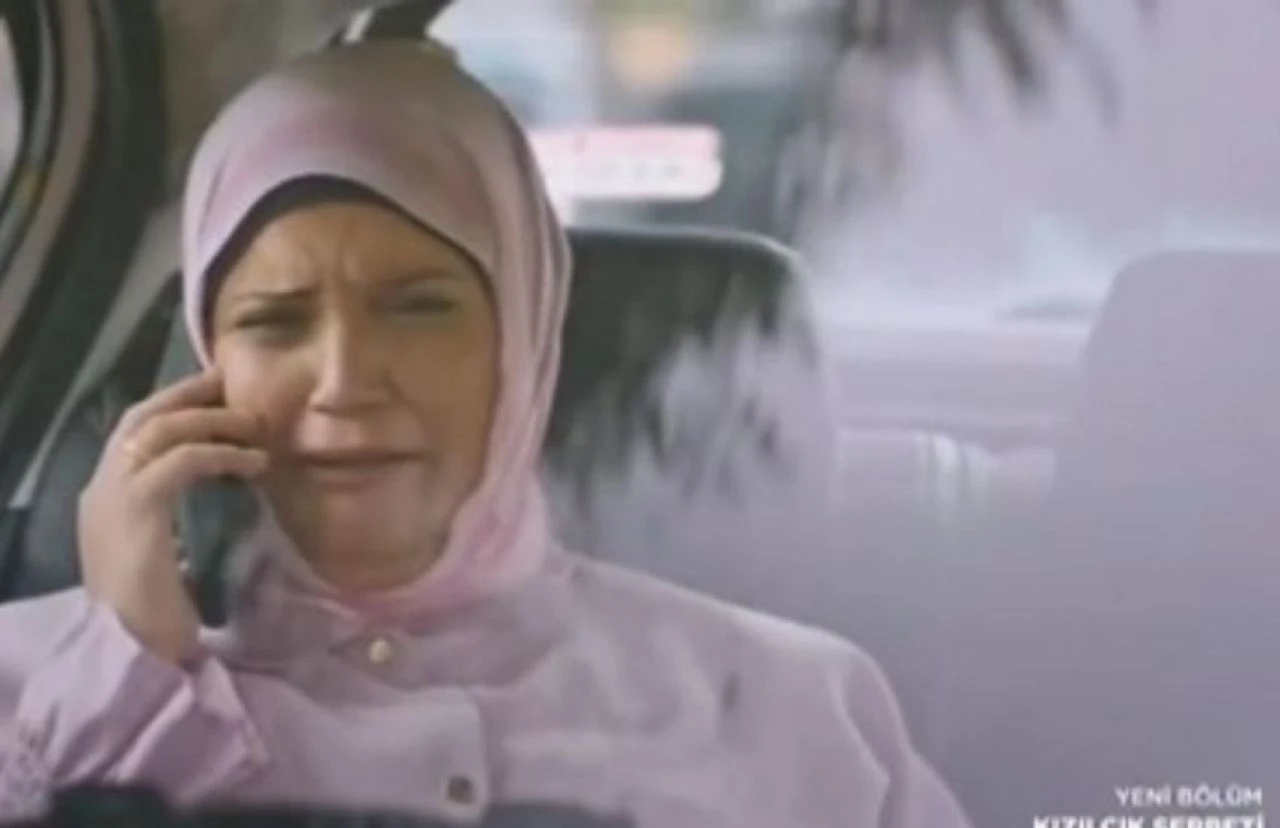 Kızılcık Şerbeti'nin Nilay'ı Feyza Civelek'in ağlama performansına tepki yağdı - 2. Resim