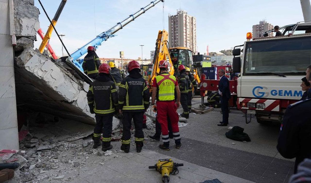 Tren istasyonunda akılalmaz facia! Çok sayıda ölü var - 4. Resim