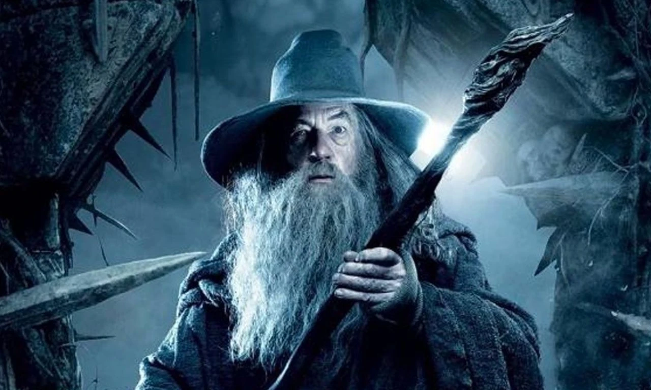Büyücüler kapışıyor! Gandalf mı, Dumbledore mu? "Anca getir götürünü yapar..."