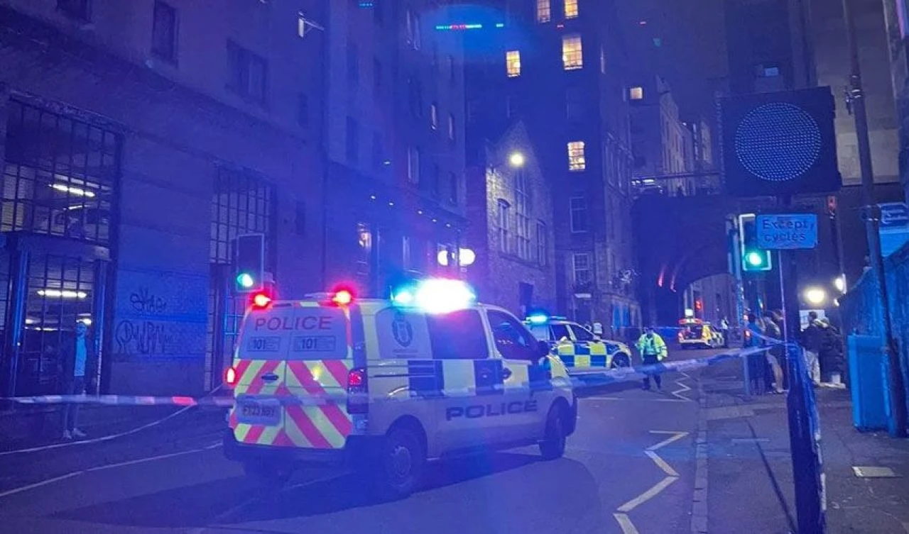 Duyanlar şaka sandı! Sokaktaki kesik baş ülkeyi ayağa kaldırdı - 3. Resim