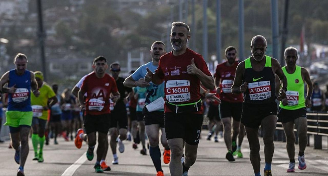 İstanbul Maratonu'nun kaçta biteceği gündem oldu! Kapalı yolların açılacağı saat belli oldu - 2. Resim