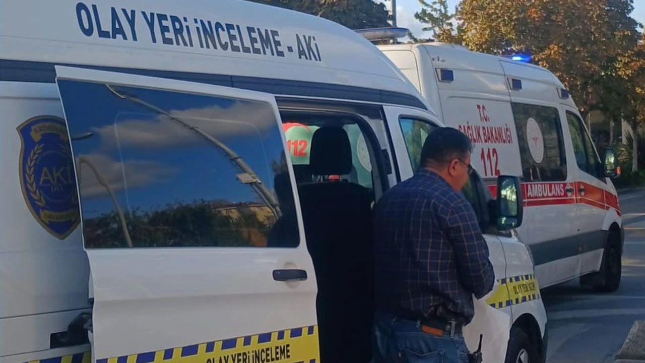 Marmaray Ayrılıkçeşmesi durağında intihar girişimi! Seferler durduruldu - 1. Resim