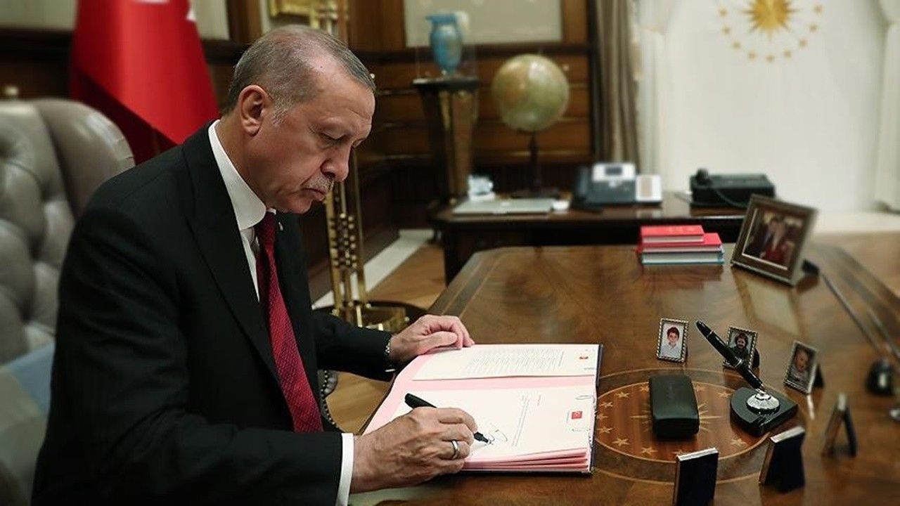 Sondakika |Cumhurbaşkanı Erdoğan imzaladı: Kaymakam atamaları Resmi Gazete&#039;de!