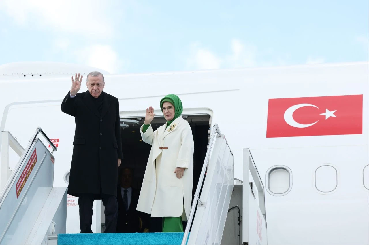 Cumhurbaşkanı Erdoğan Kırgızistan'da:  Cumhurbaşkanı Sadır Caparov karşıladı! - 2. Resim