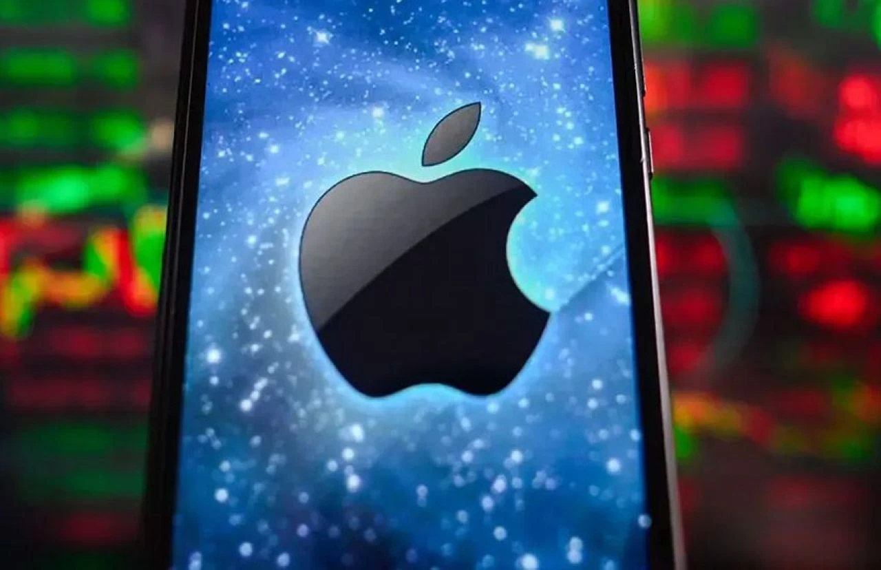 Efsane yatırımcı Buffett, Apple hisselerini satmaya devam ediyor - 1. Resim