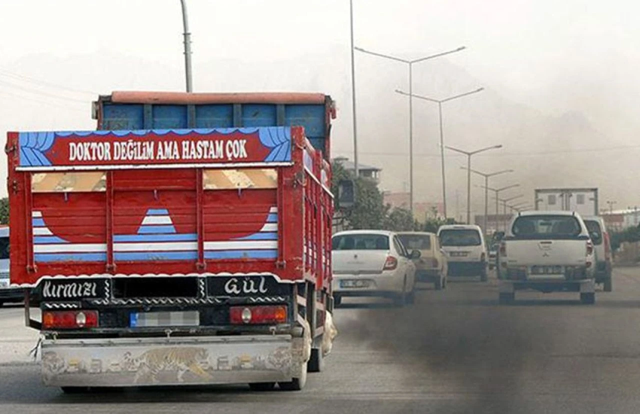 En iyi kamyon arkası sözleri! Dijital çağa meydan okuyor: Ahlarla kaybettiğini keşkelerle arayacaksın - 1. Resim