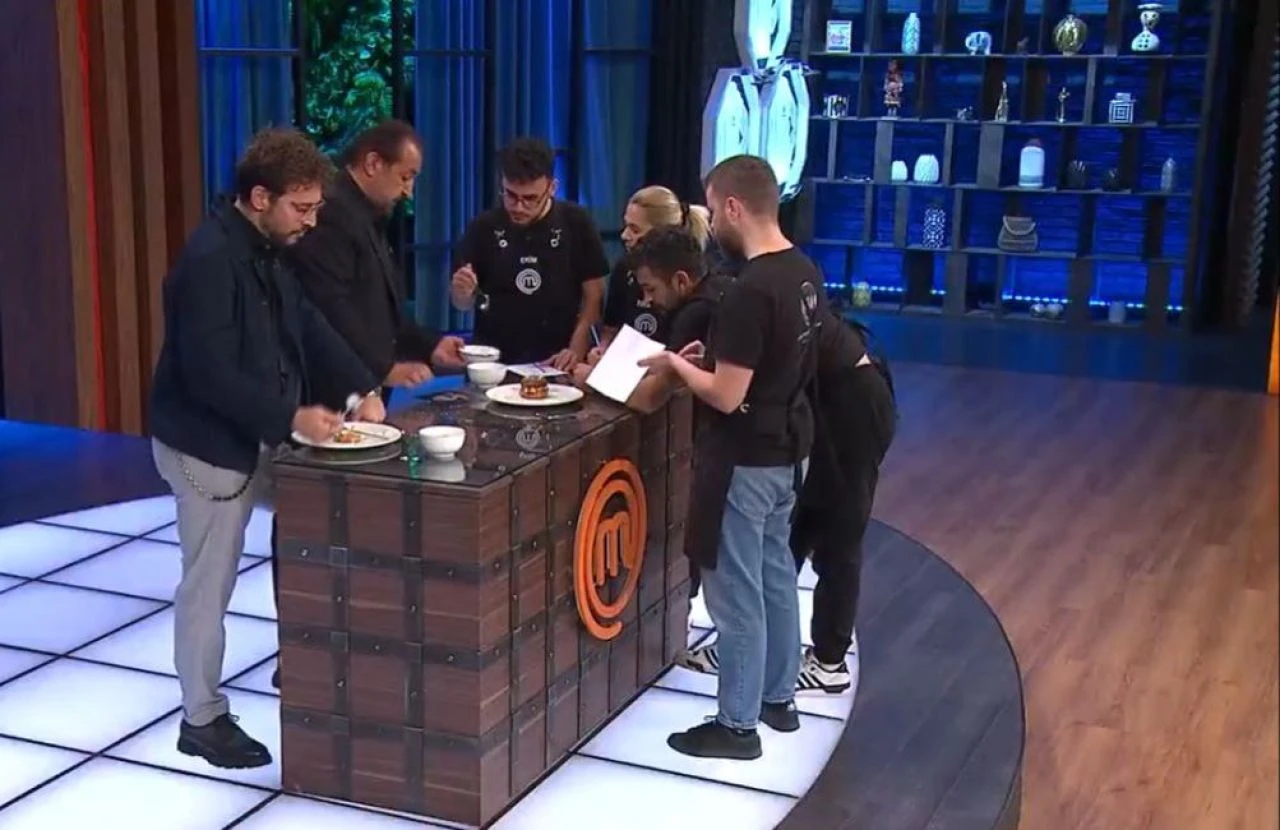 MasterChef'te seyircileri şaşırtan eleme! Şampiyonluğa aday gösteriliyordu - 2. Resim
