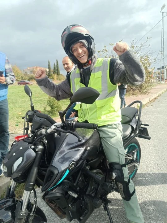 Sınav kurulu isim benzerliği sandı, Mesut Özil'i görünce şaşkınlığa uğradılar - 2. Resim