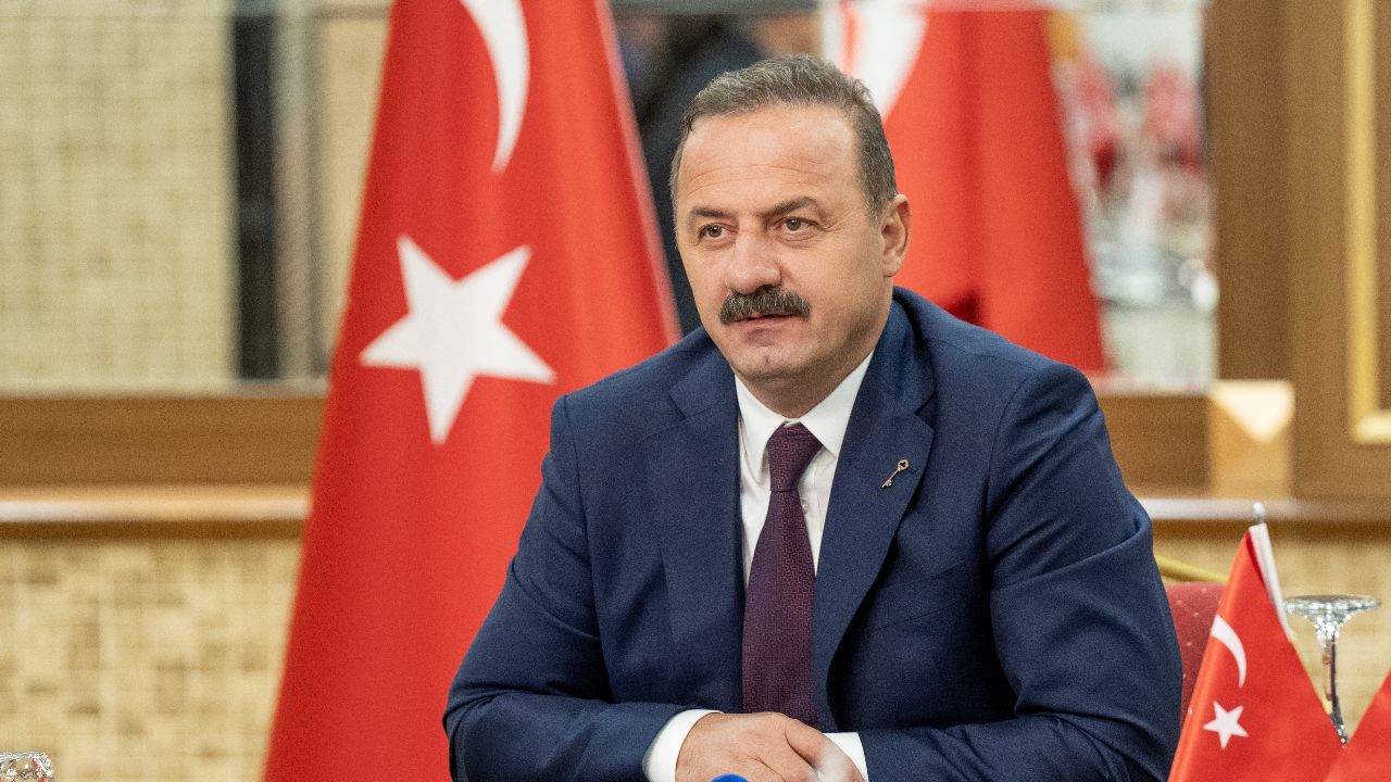 Yavuz Ağıralioğlu&#039;nun kurduğu Anahtar Parti ilk divan toplantısını yaptı: Masada dikkat çeken konular