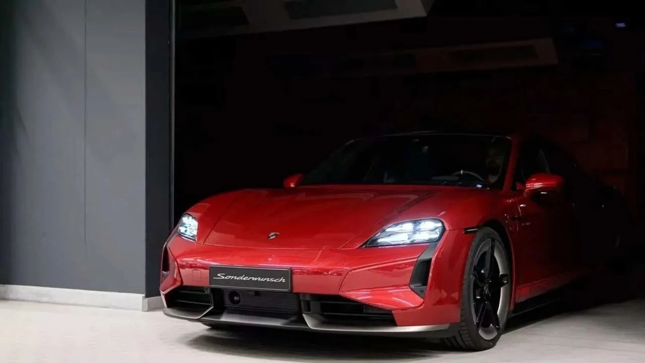 40 tane üretilecek Porsche Taycan Turbo K-Edition tanıtıldı! İç mekandaki döşemeleri dikkat çekti - 1. Resim
