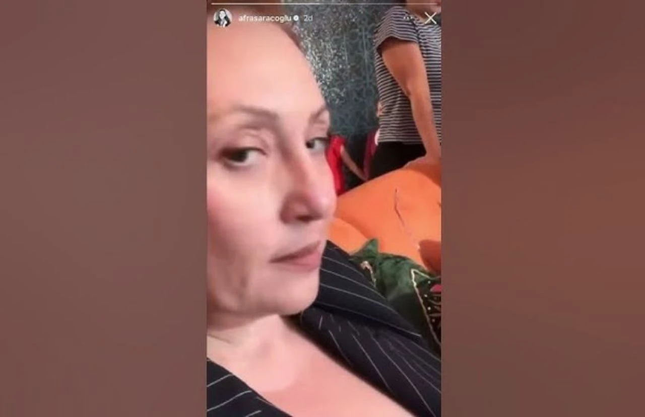 Afra Saraçoğlu Gülçin Santarcıoğlu'nu böyle ti'ye aldı!