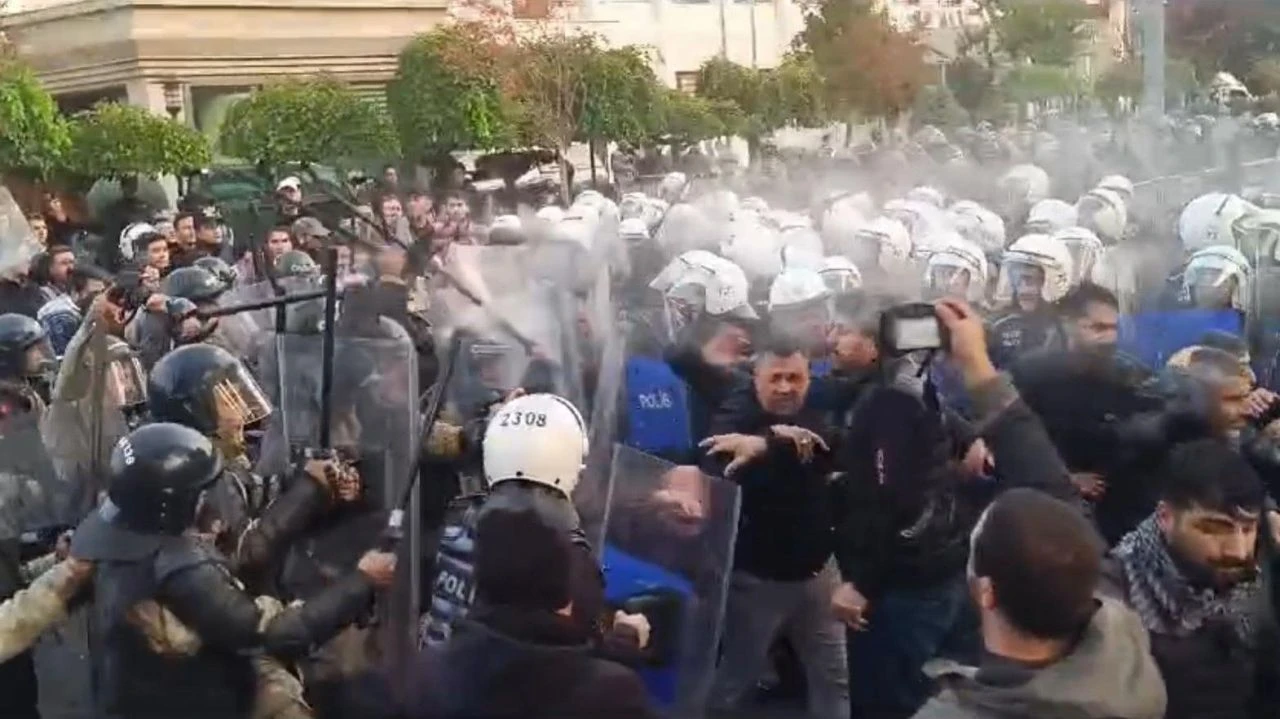 Batman'da sokaklar karıştı! Genç kızın otobüs şoförüne verdiği tepki gündem oldu: