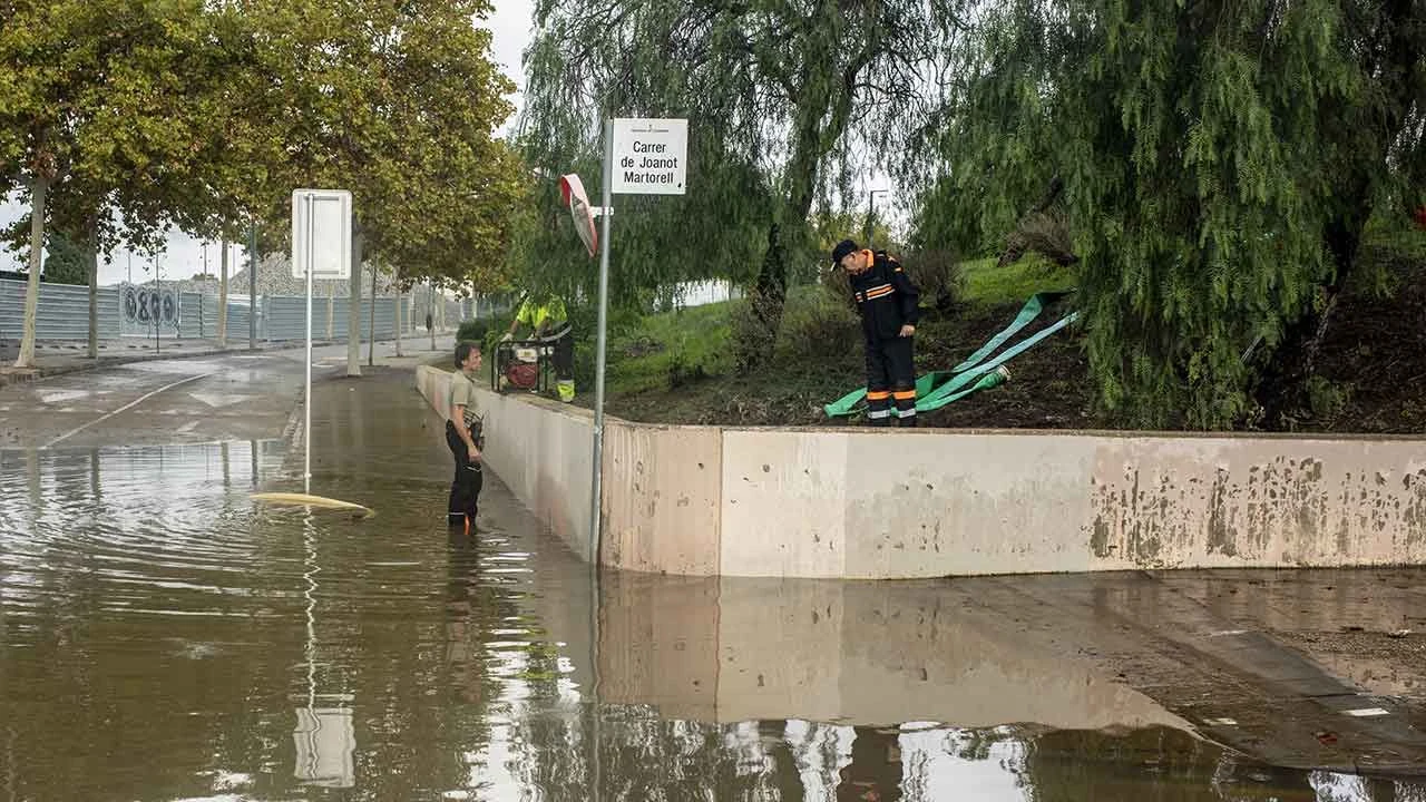İspanya'da sel felaketi büyüyor! Şiddetli yağış Katalonya bölgesini de vurdu