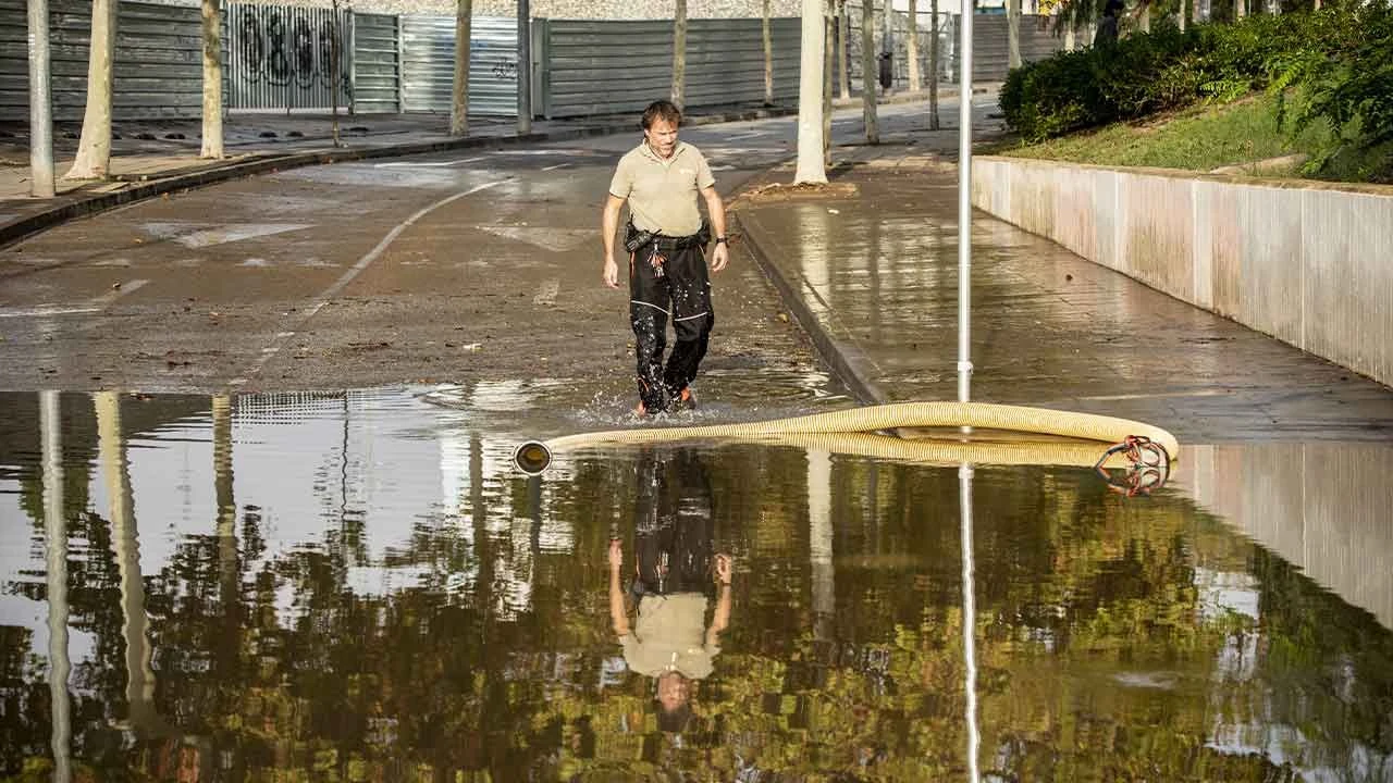 İspanya'da sel felaketi büyüyor! Şiddetli yağış Katalonya bölgesini de vurdu