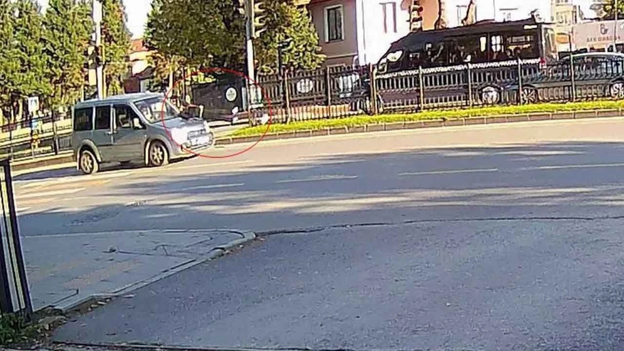 Korkunç kaza kamerada! Kaza yapıp kaçan sürücü 11 yaşındaki kız çocuğuna çarptı