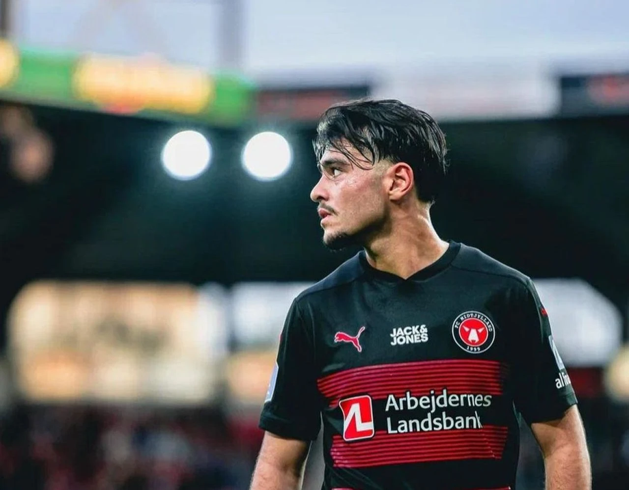 Soruşturma açılan Aral Şimşir, Midtjylland'da forma giyiyor - 1. Resim