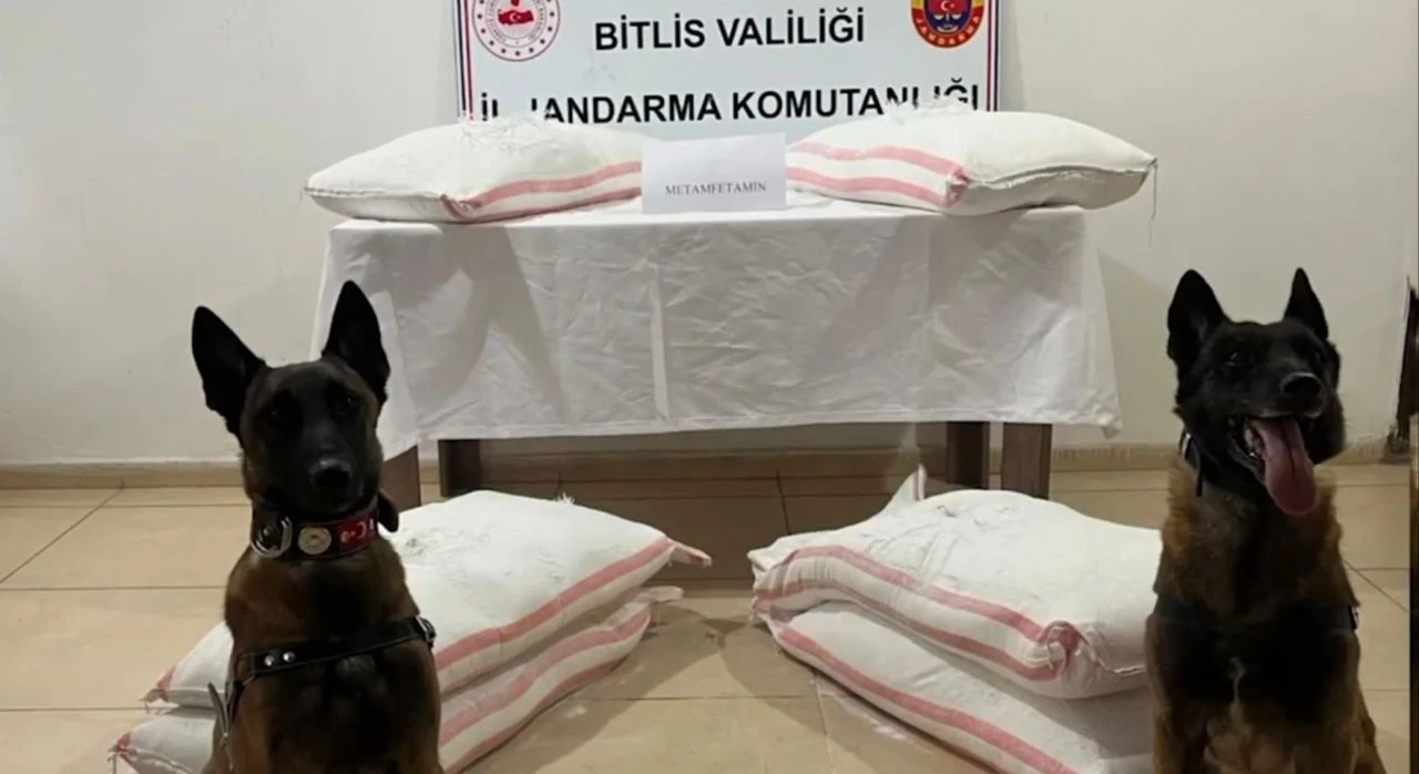 Zehir tacirlerine büyük darbe! Bakan Yerlikaya duyurdu: 14 ilde Narkoçelik-46 operasyonu - 3. Resim