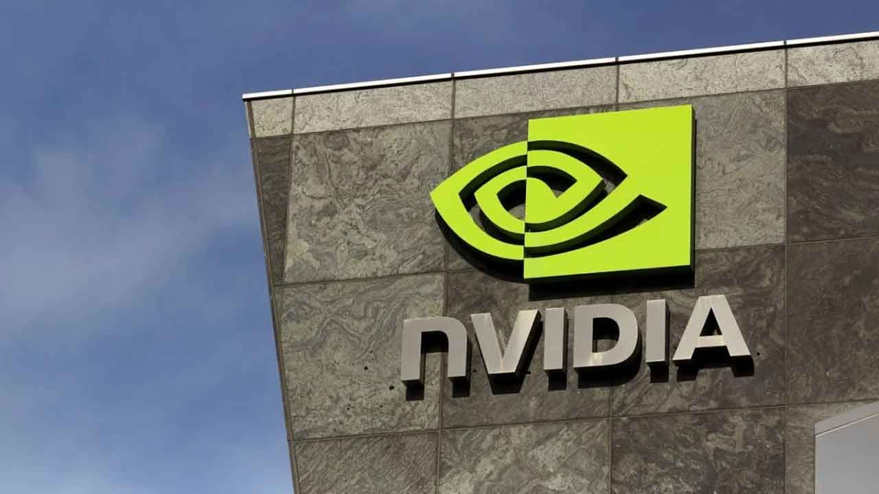 Apple&#039;ı sollayan Nvidia dünyanın en değerli şirketi oldu! Piyasa değeri dudak uçuklattı