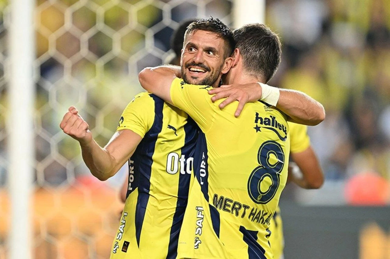 Fenerbahçe'nin AZ Alkmaar kamp kadrosu belli oldu! Muhtemel 11'ler açıklandı