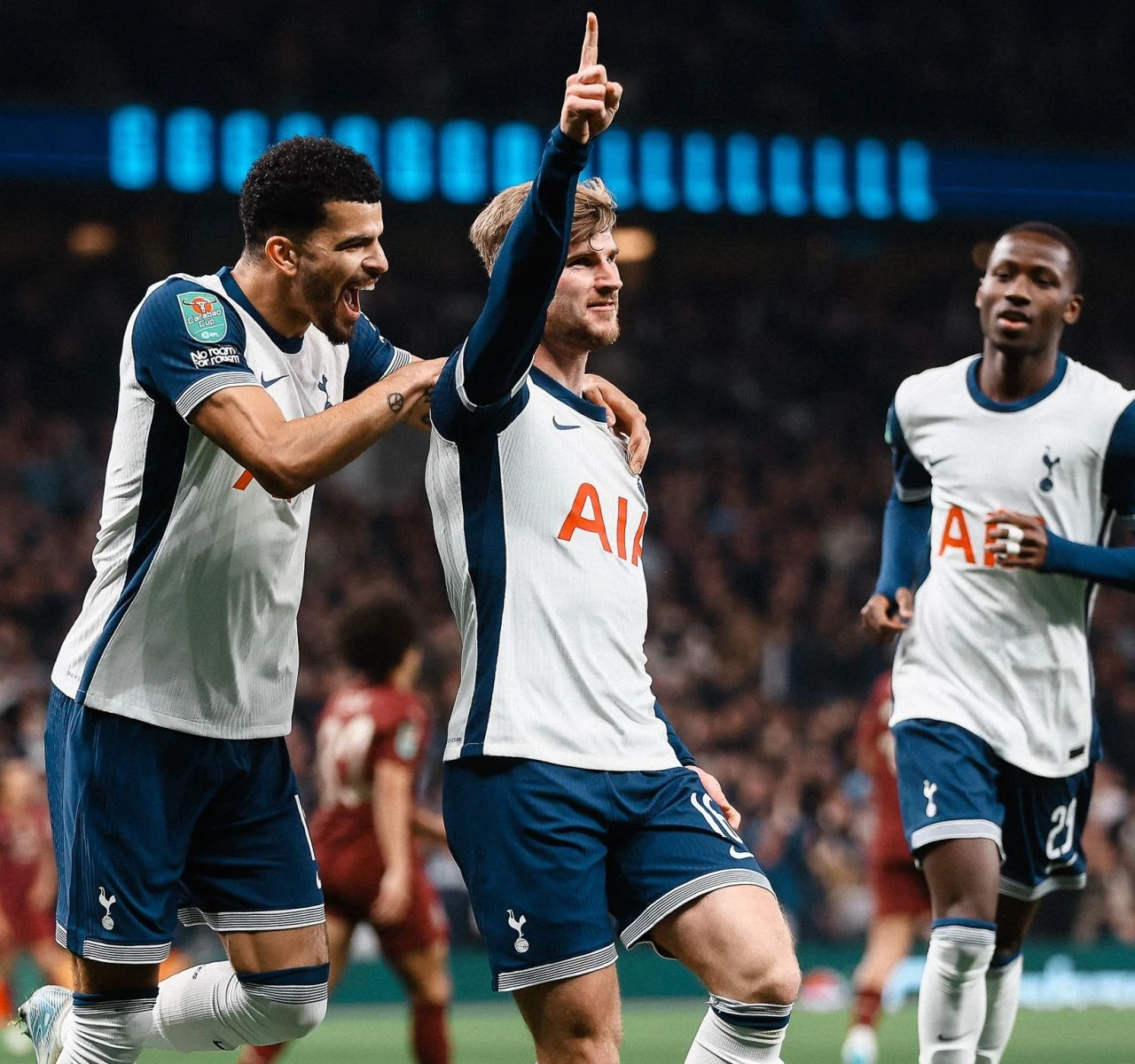 Galatasaray Tottenham'ı konuk edecek! Okan Buruk rekor için sahada: Muhtemel 11 belli oldu