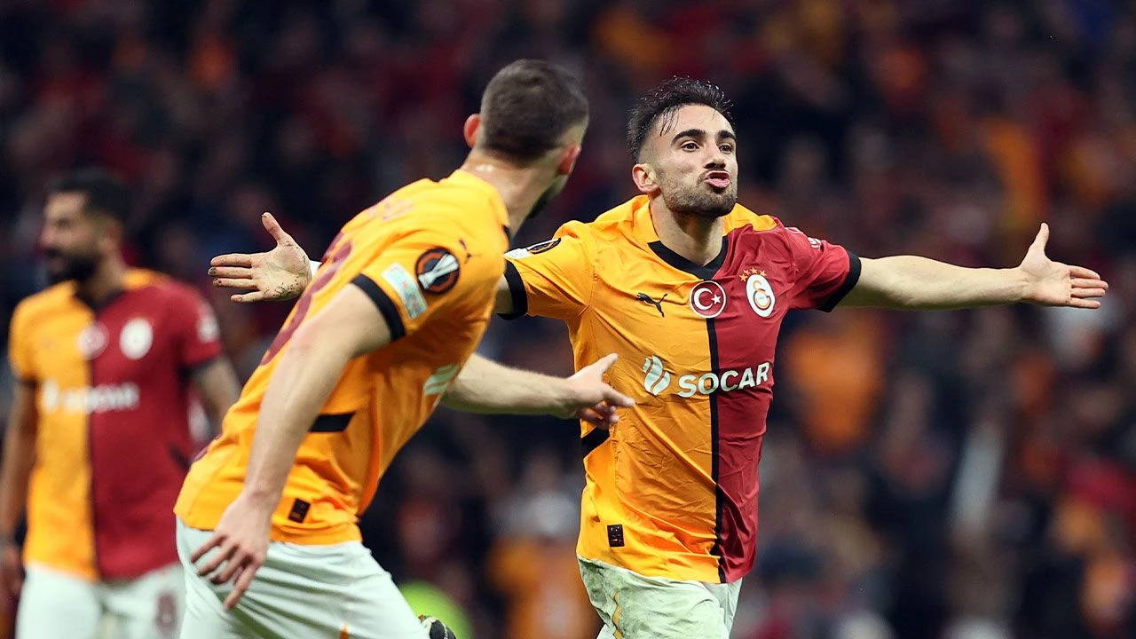 Galatasaray Tottenham'ı konuk edecek! Okan Buruk rekor için sahada: Muhtemel 11 belli oldu