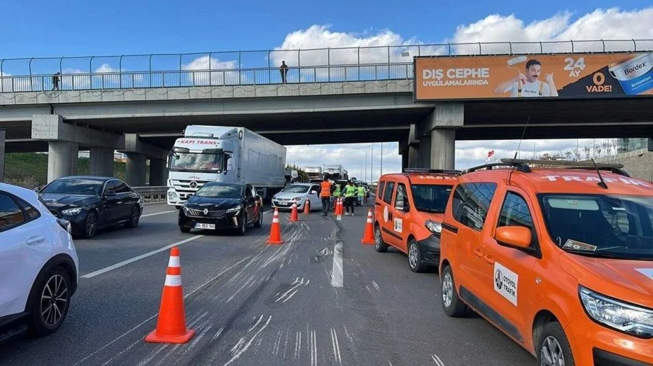Otoyolda trafiği durduran kaza! Ankara yönünde uzun araç kuyrukları oluştu