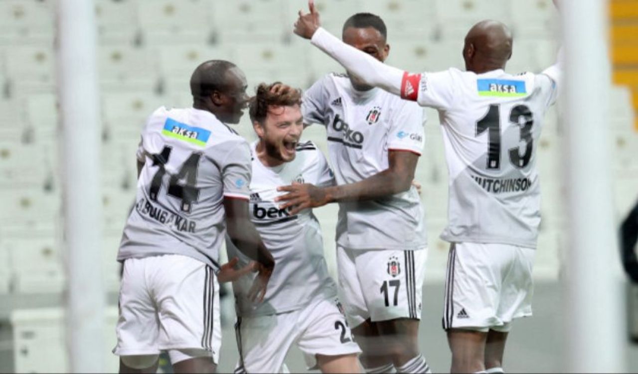 Beşiktaş'ın eski futbolcusu Adem Ljajic basketbolcu oldu! Novi Pazar ile maçlara çıkacak  - 1. Resim