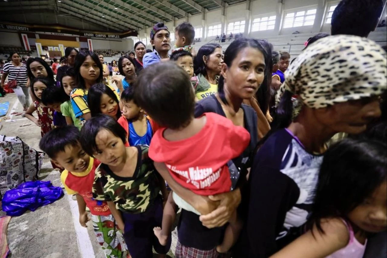 Filipinler'i Yinxing Tayfunu telaşı sardı: En az 160 bin kişi evini terk etmek zorunda kaldı - 1. Resim