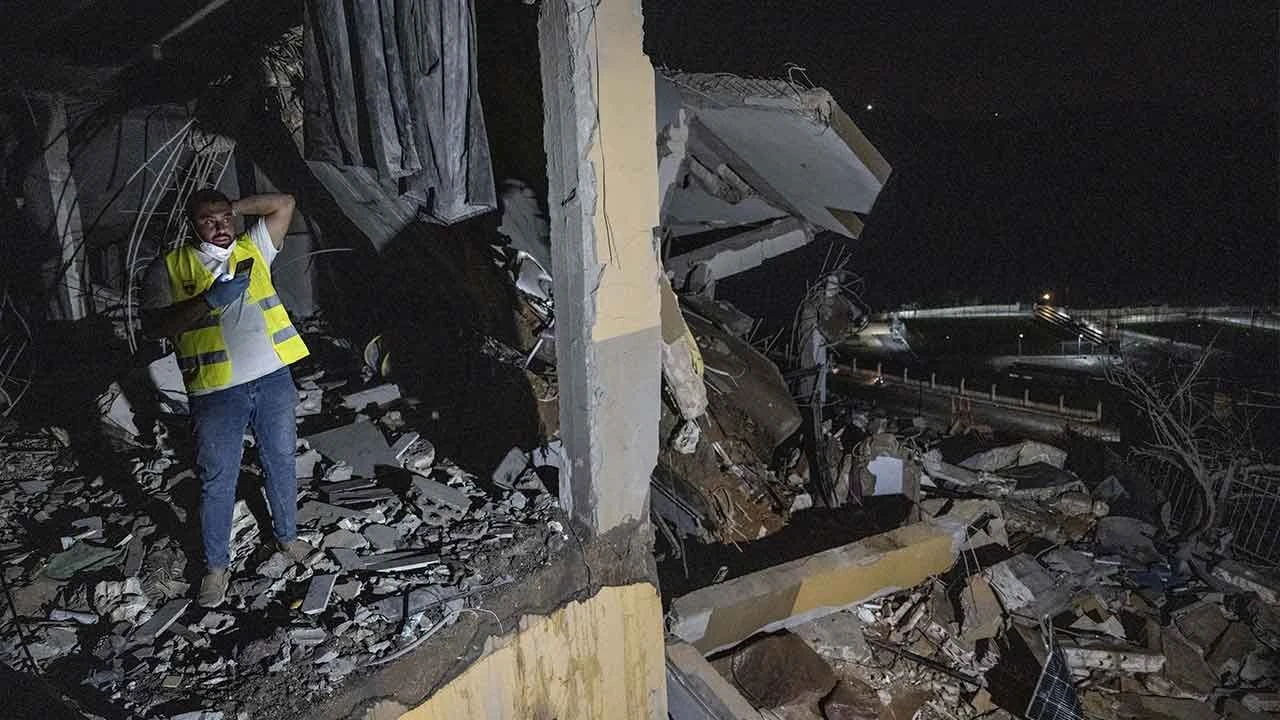 İsrail'den Lübnan'a 30'u aşkın saldırı: En az 50 ölü - 2. Resim
