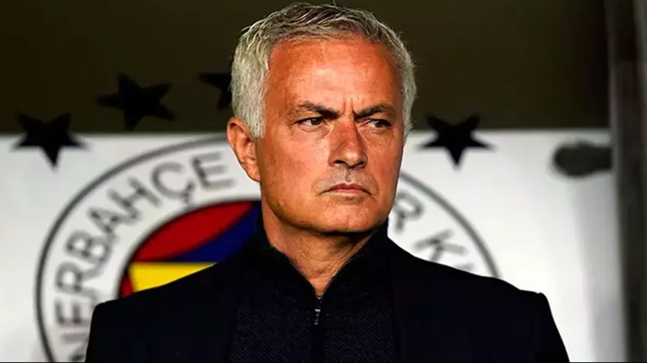 Jose Mourinho&#039;nun AZ Alkmaar-Fenerbahçe maçında neden kulübede olmadığı gündem oldu