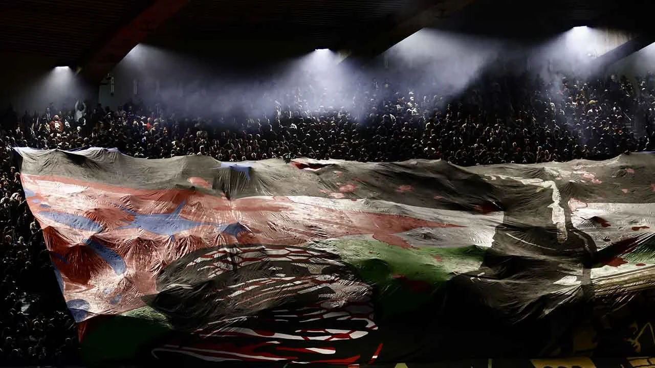 Şampiyonlar Ligi maçlarına damga vuran görüntü: Filistin pankartı açıldı