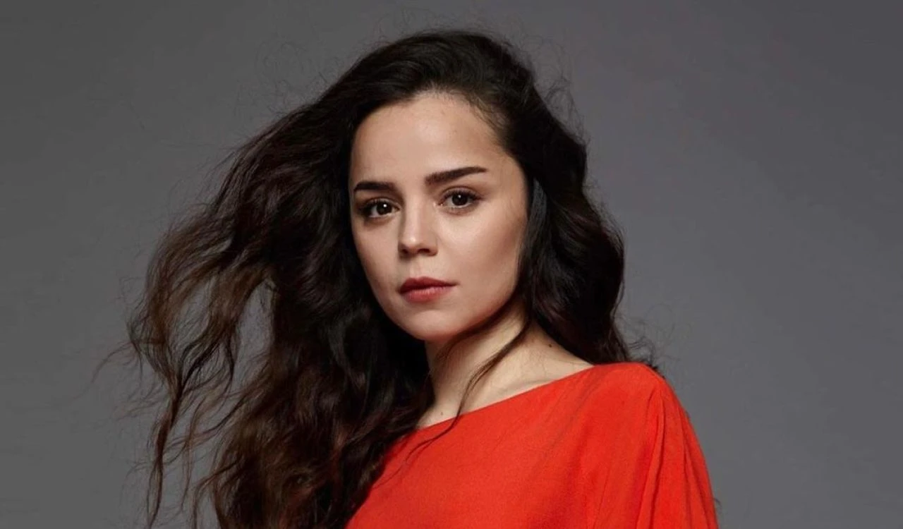 Kızıl Goncalar Çağla karakterini Pelin Ermiş oynuyor - 2. Resim