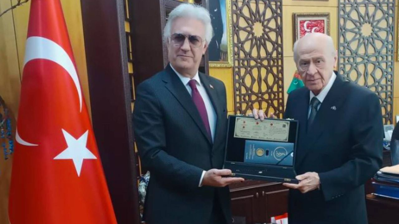 Devlet Bahçeli&#039;ye sürpriz misafir! Tamer Karadağlı makamında ziyaret etti 