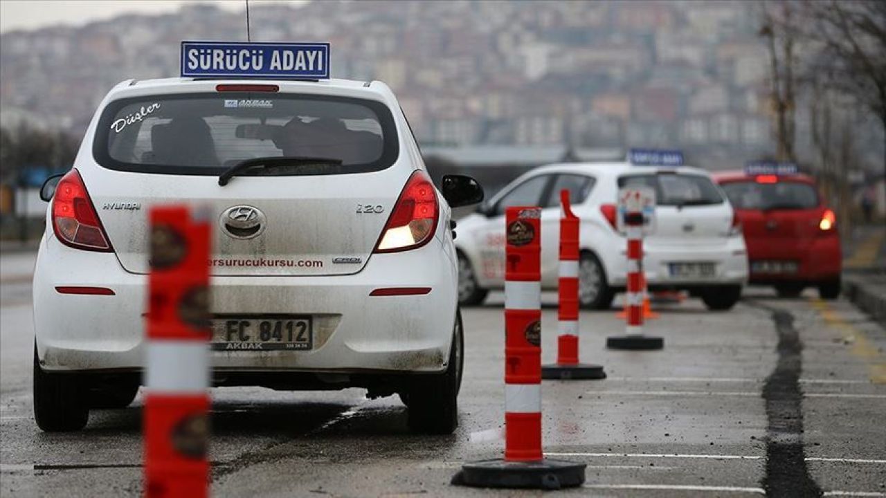 Ehliyet ve pasaport için son şans: Yüzde 44 zammı duyan akın etti! 15 liradan 5 bin liraya çıkacak - 1. Resim