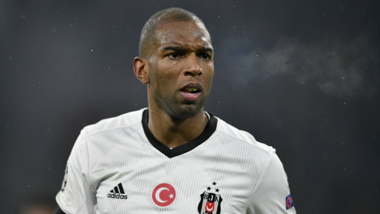 Ryan Babel futbolu bıraktı!