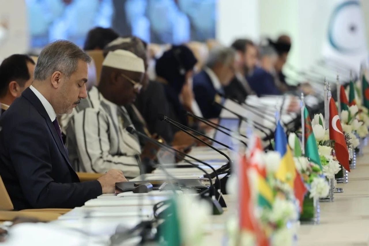 Bakan Fidan, Pakistanlı mevkidaşı İshak Dar ile görüştü - 1. Resim