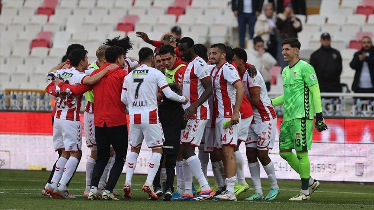 Fenerbahçe-Sivasspor maç kadrosu merak edildi! Muhtemel 11'ler gündeme geldi - 2. Resim