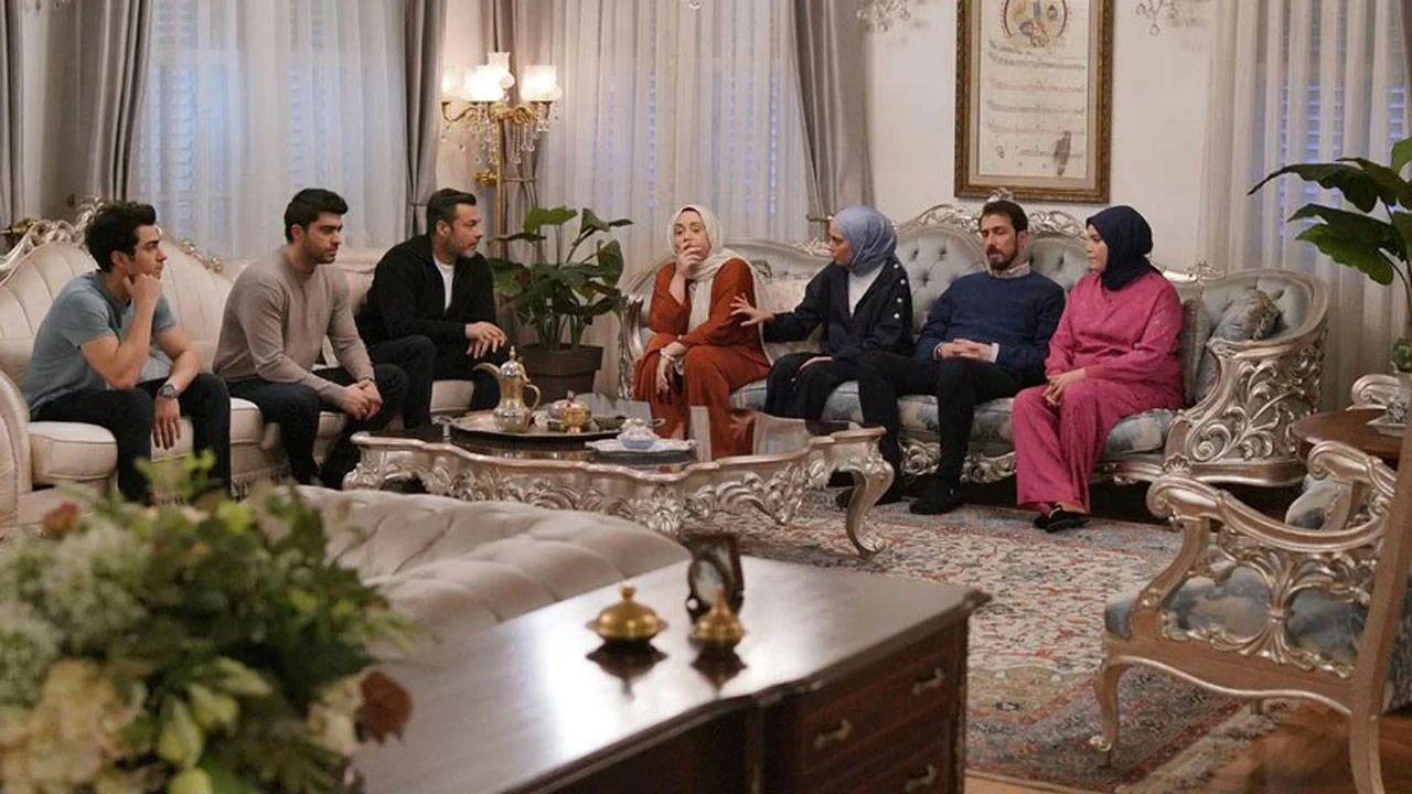 Kızılcık Şerbeti dizisinde bomba ayrılık! Senaryoyu beğenmedi yarıda bırakıp gitti